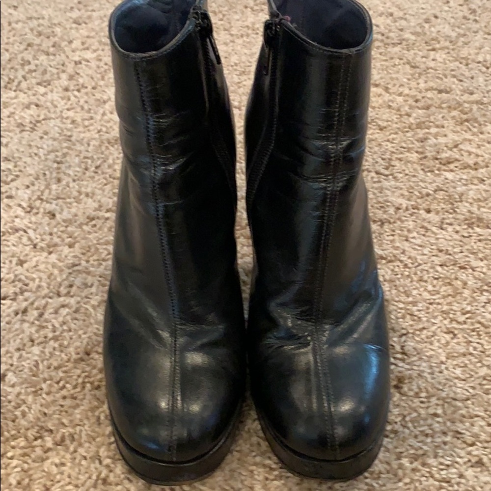 Chuckies New York black leather platform boots